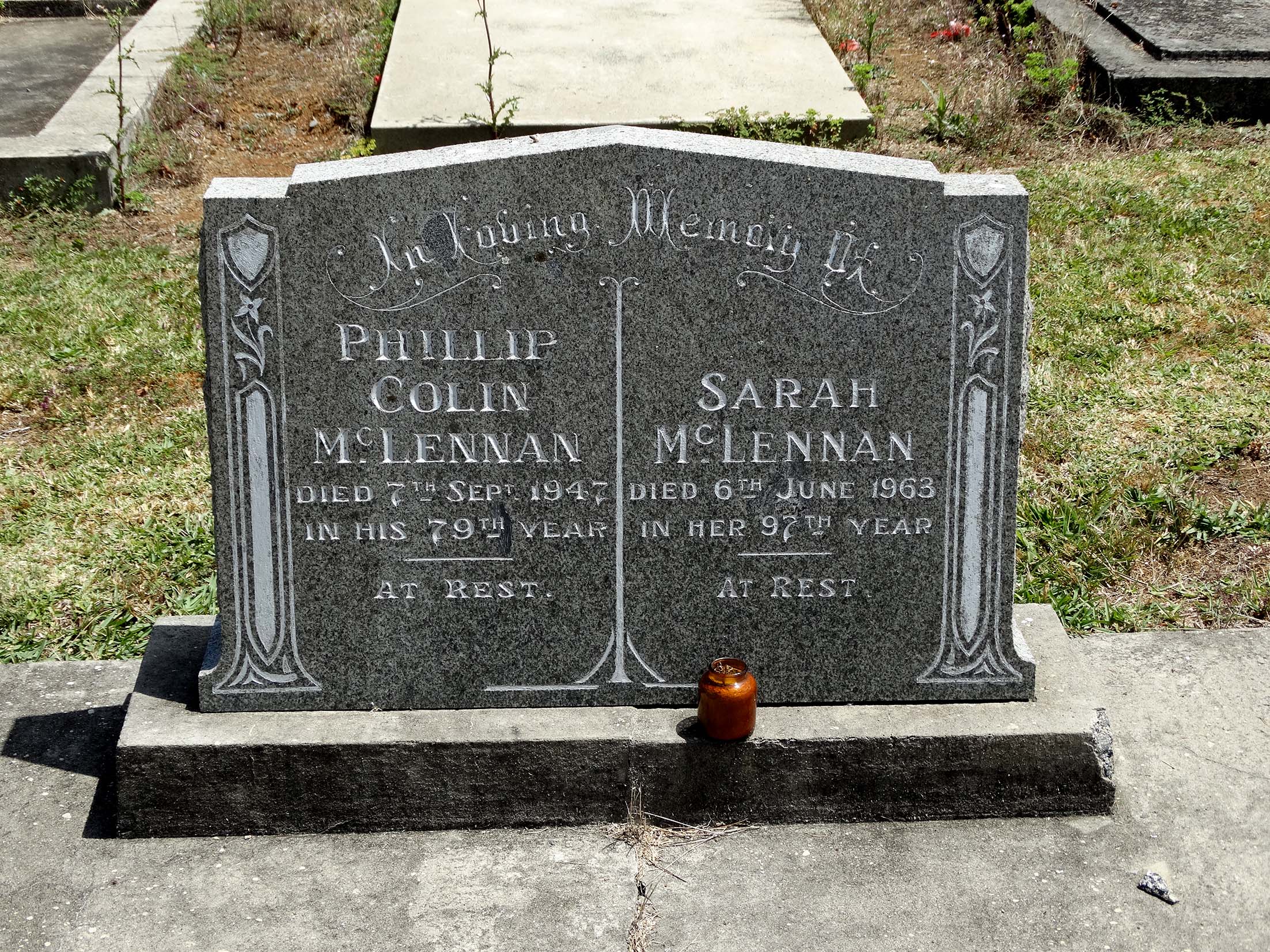 Photo of headstones/Philip Colin McLennan d1947 hdstn Kaurihohore chyd